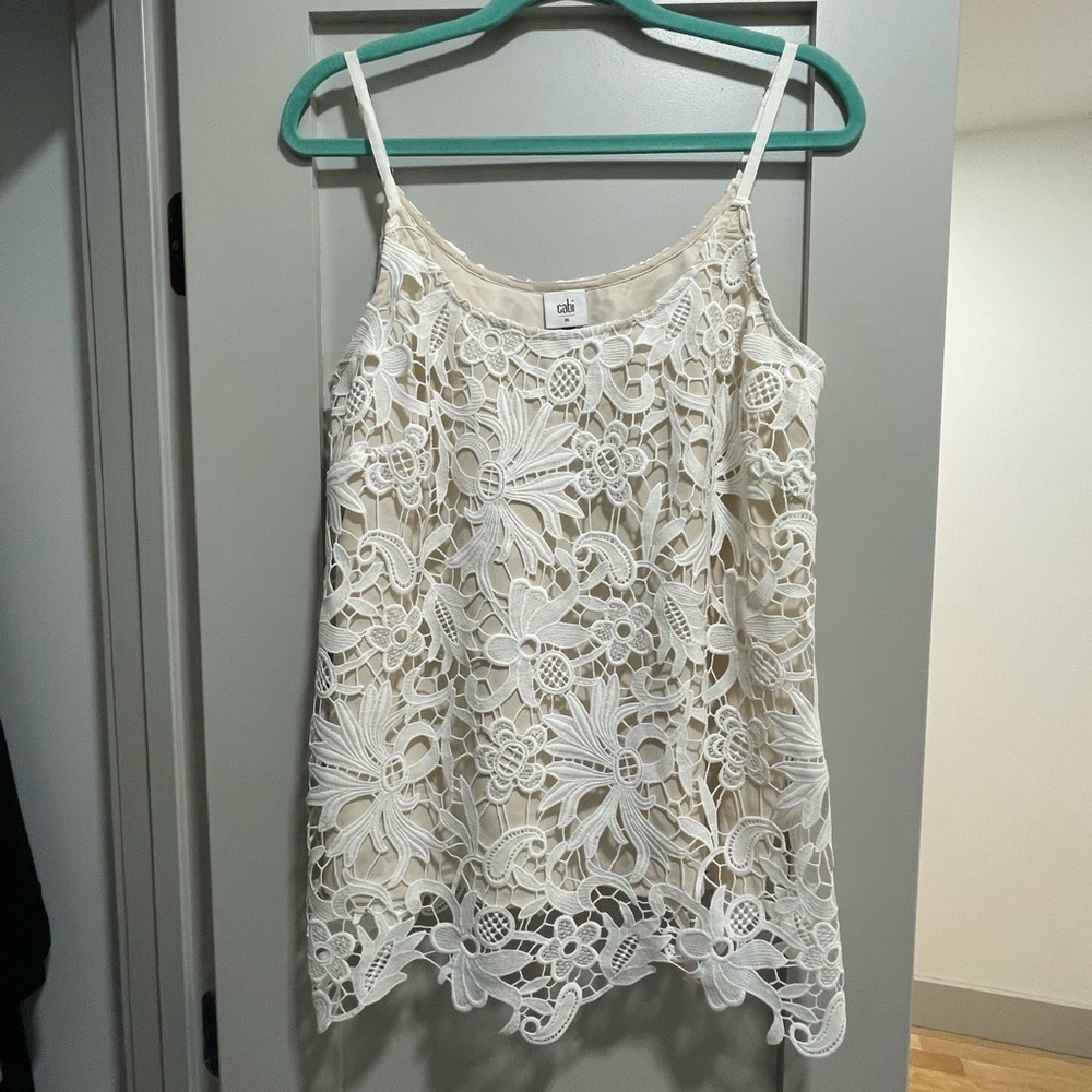 CABI TOP - NEVER WORN